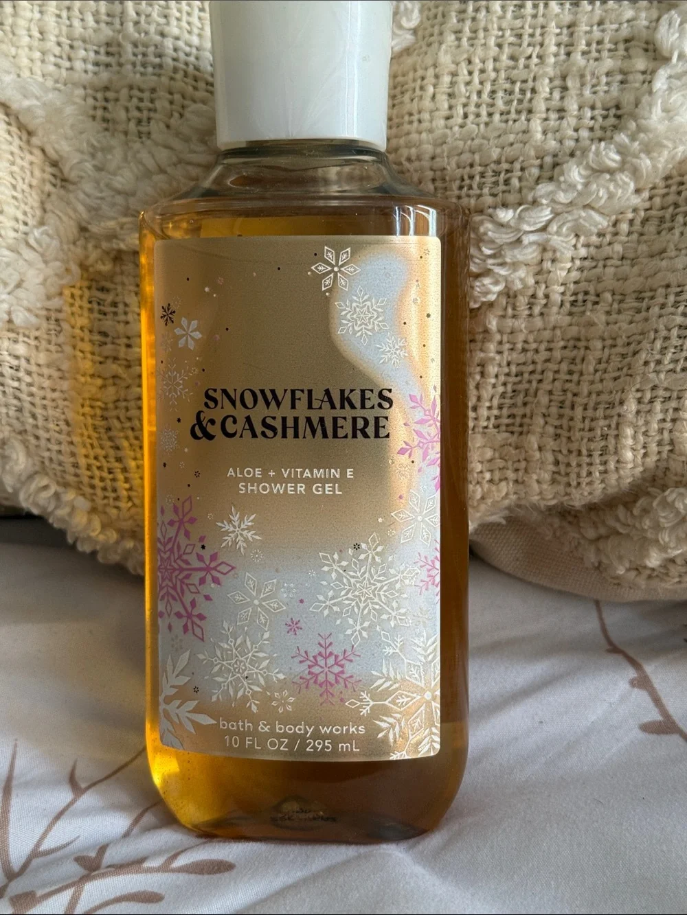 Bath & Body Works Snowflakes & Cashmere Shower Gel - Gold & Pink Accents